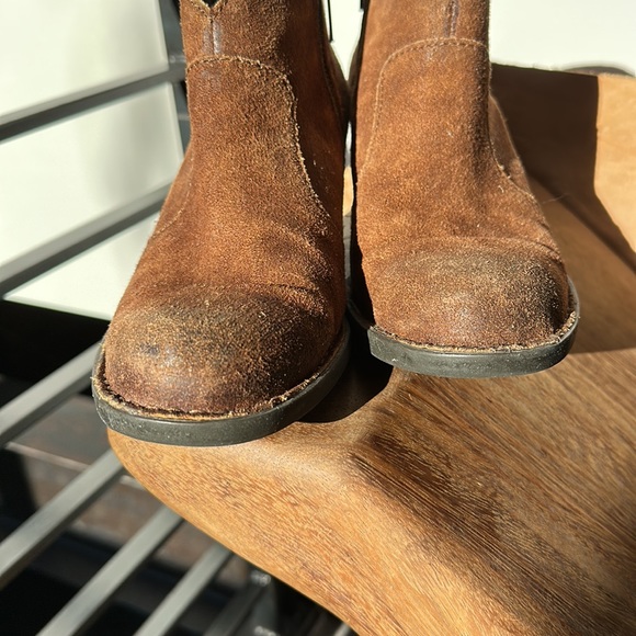 Born genuine leather bootie, rubber sole size 8 - Picture 4 of 14